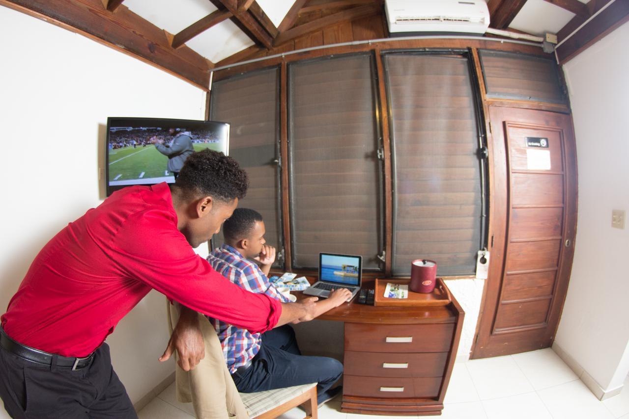 Moulin Sur Mer Beach Resort Montrouis Ngoại thất bức ảnh