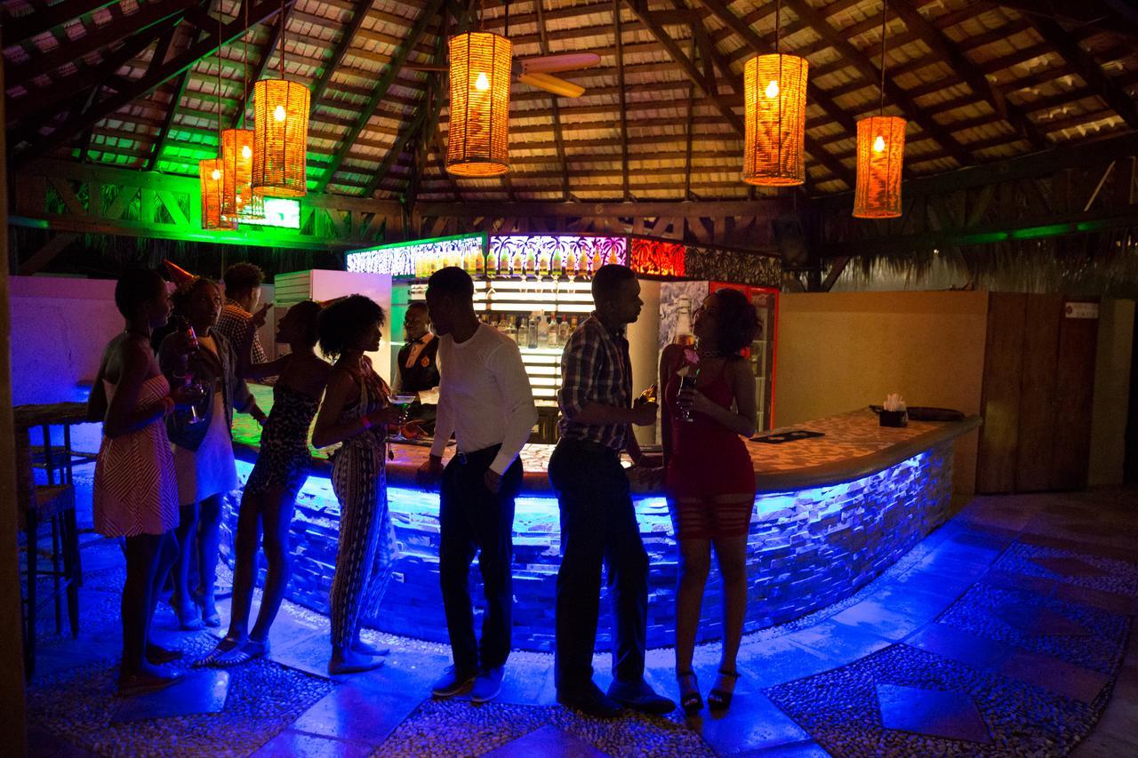 Moulin Sur Mer Beach Resort Montrouis Ngoại thất bức ảnh
